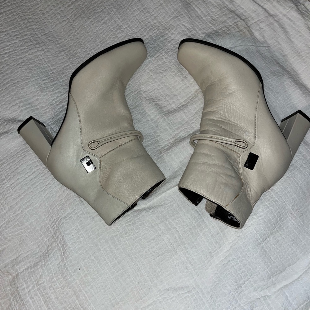 Laura Scott  Elegant Beige Women's Ankle Boots